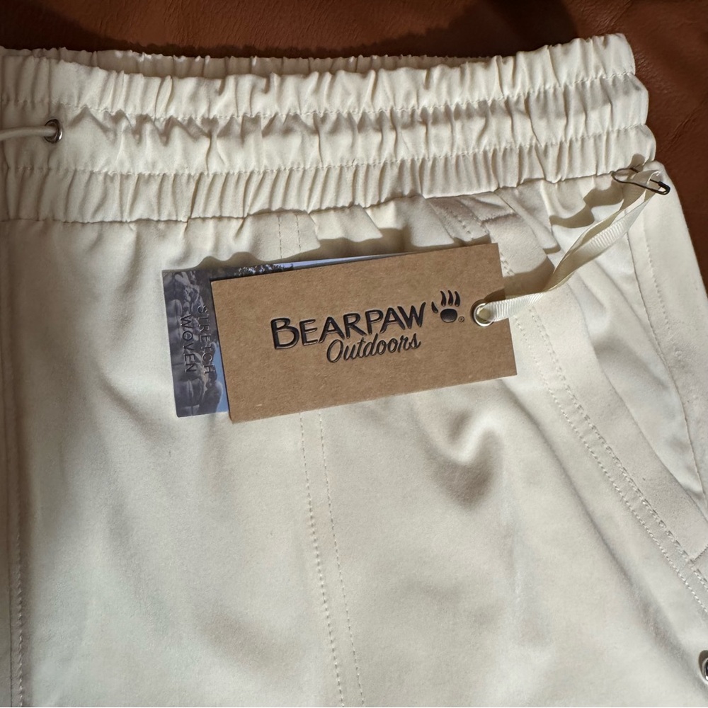 NWT !! Bearpaw Women’s Size L Athletic Shorts